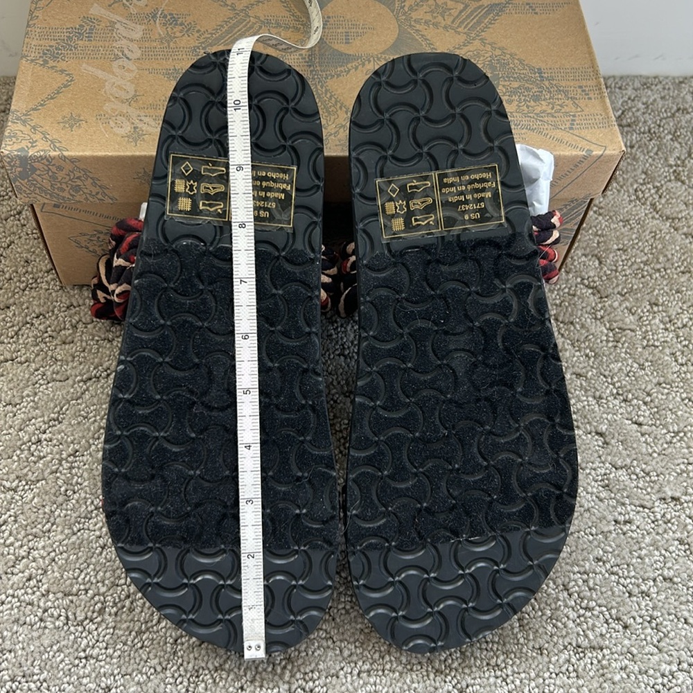 Free People Resort-Ready Wrap Sandals in Berry Bohemian Artisanal Women’s 9 NWT - Picture 11 of 13